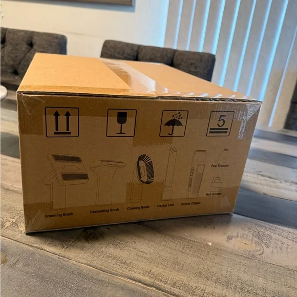 Pet Grooming Kit & Vacuum - Picture 6 of 9